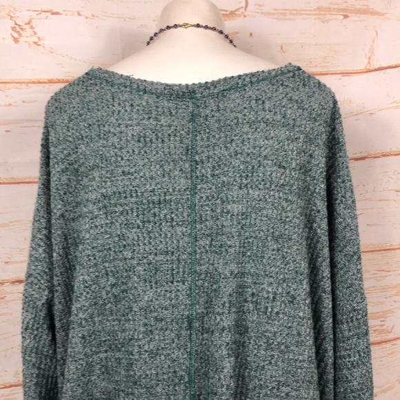 B2 - Wild Fable Green V-Neck Sweater - S - Picture 6 of 6